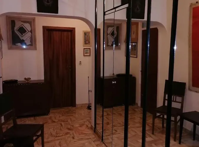 In The Historical Center * בוקרשט