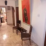 In The Historical Center Апартаменти Бухарест